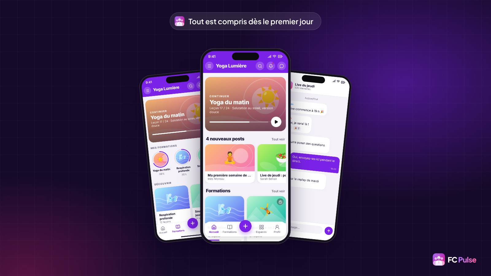 Trois téléphones avec l’app FC Pulse d’une communauté de yoga fictive : l’accueil avec la formation en cours, la liste des formations et le chat d’un espace.